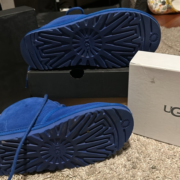 UGG 3 pairs 60 each and care kit $20
Thanks for looking
Let’s make a deal - Picture 16 of 17